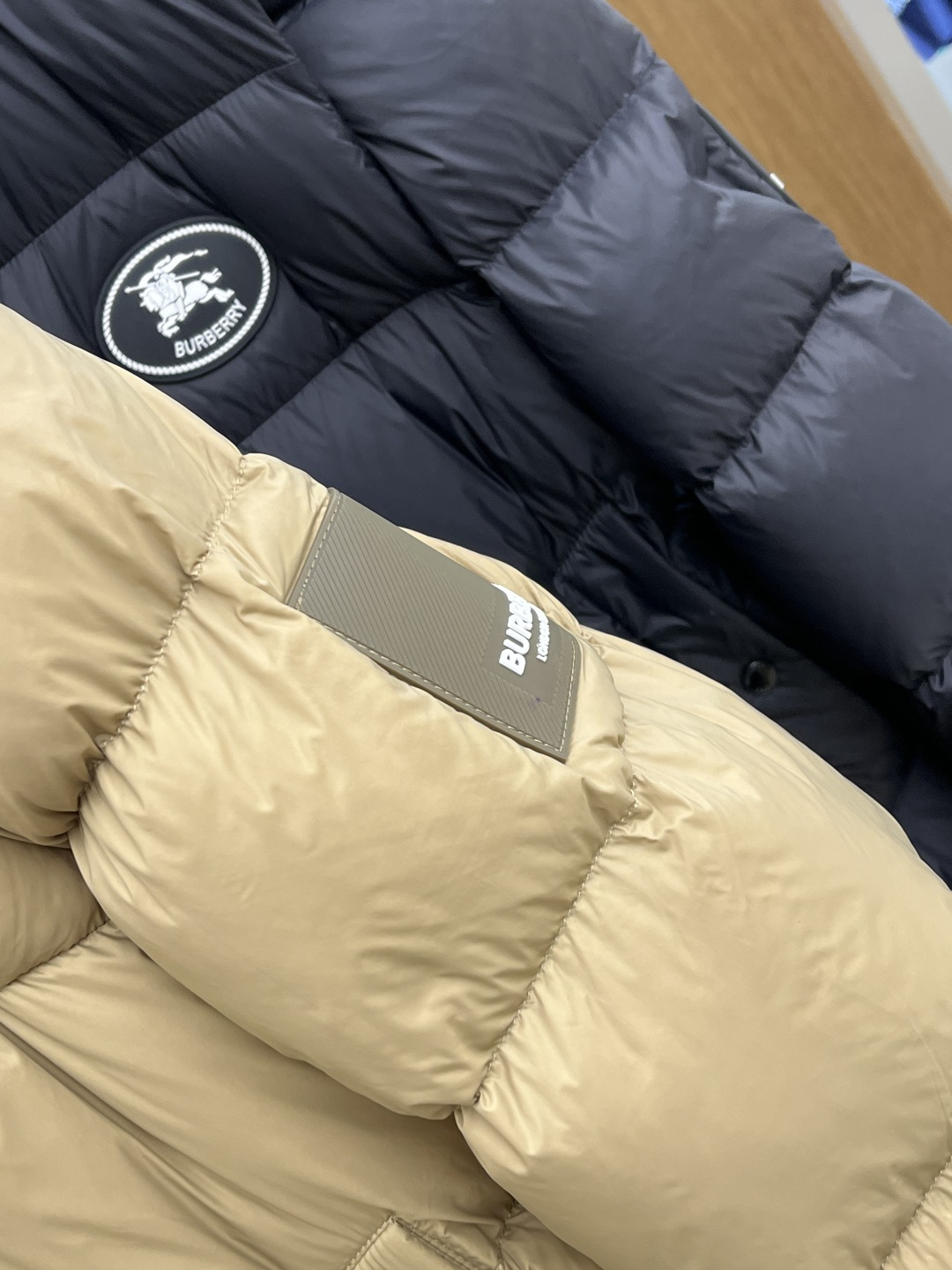 秋冬羽绒 🆕Burberry巴宝莉 2025ss秋冬新款时尚休闲连帽羽绒外套，一衣两穿（袖子，帽子均可拆