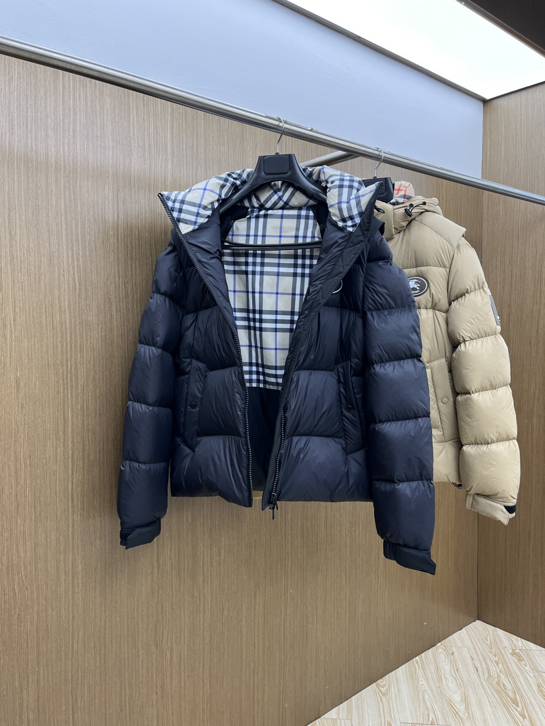 秋冬羽绒 🆕Burberry巴宝莉 2025ss秋冬新款时尚休闲连帽羽绒外套，一衣两穿（袖子，帽子均可拆