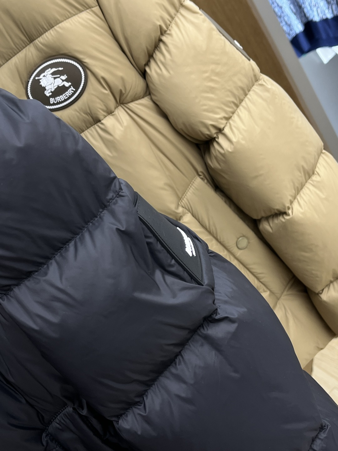 秋冬羽绒 🆕Burberry巴宝莉 2025ss秋冬新款时尚休闲连帽羽绒外套，一衣两穿（袖子，帽子均可拆