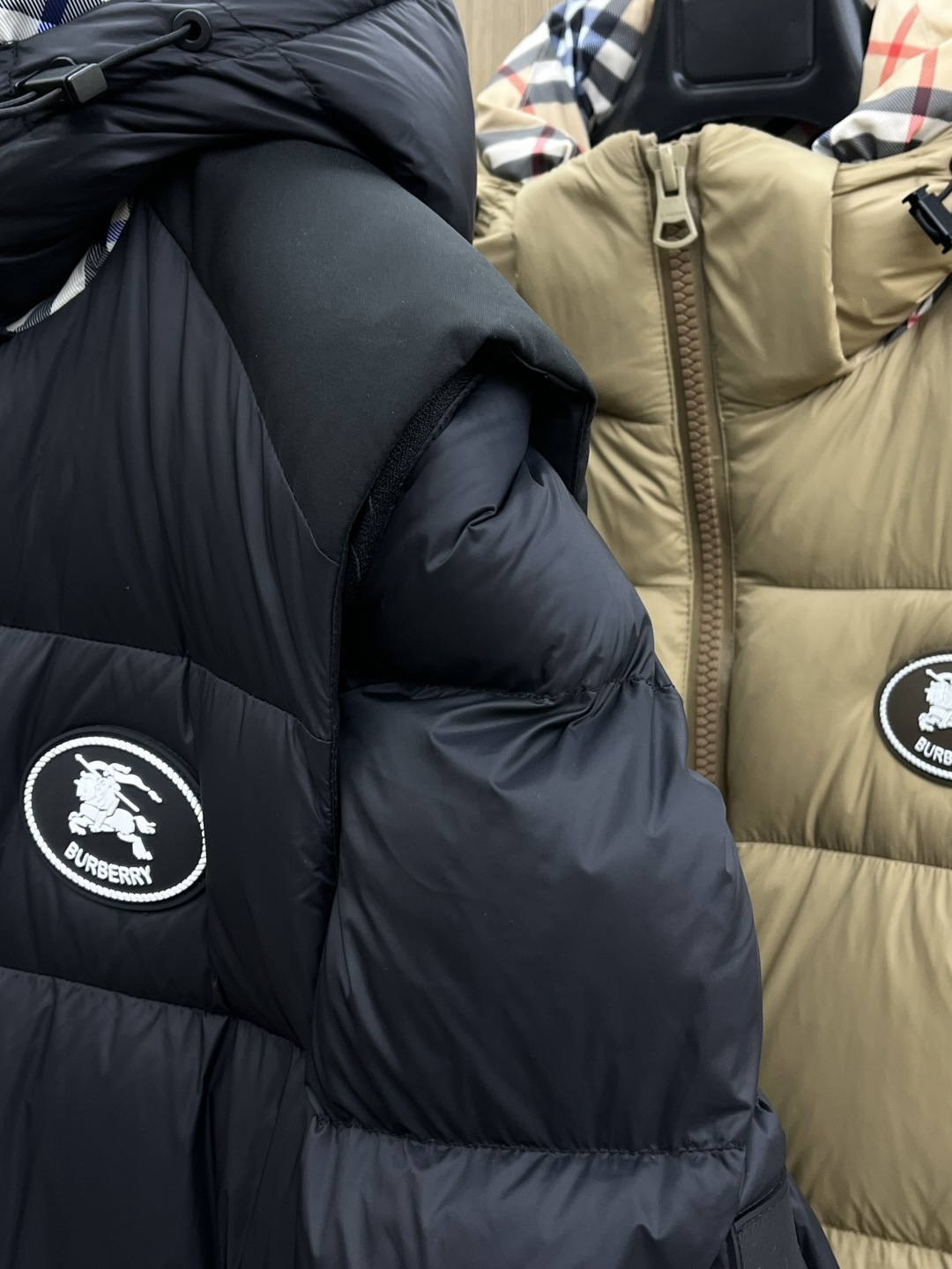 秋冬羽绒 🆕Burberry巴宝莉 2025ss秋冬新款时尚休闲连帽羽绒外套，一衣两穿（袖子，帽子均可拆
