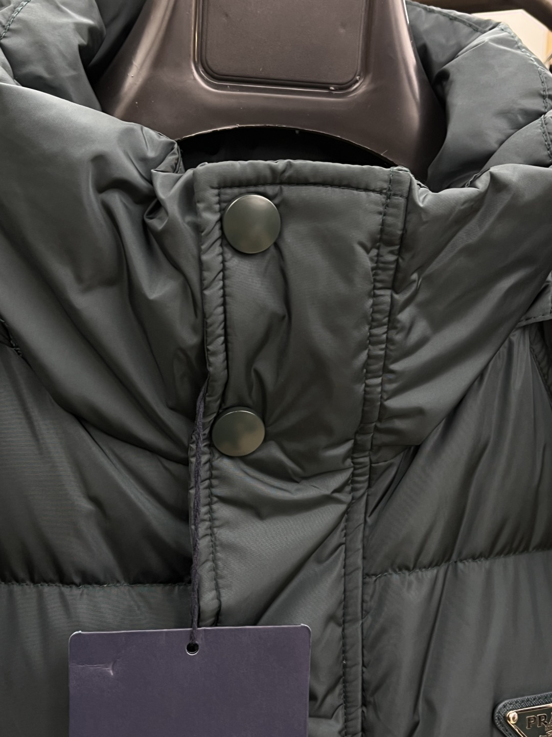 秋冬羽绒 🆕Prada普拉达 2025ss秋冬新款时尚休闲羽绒外套，连帽可拆，处处细节显工艺足够的高级，