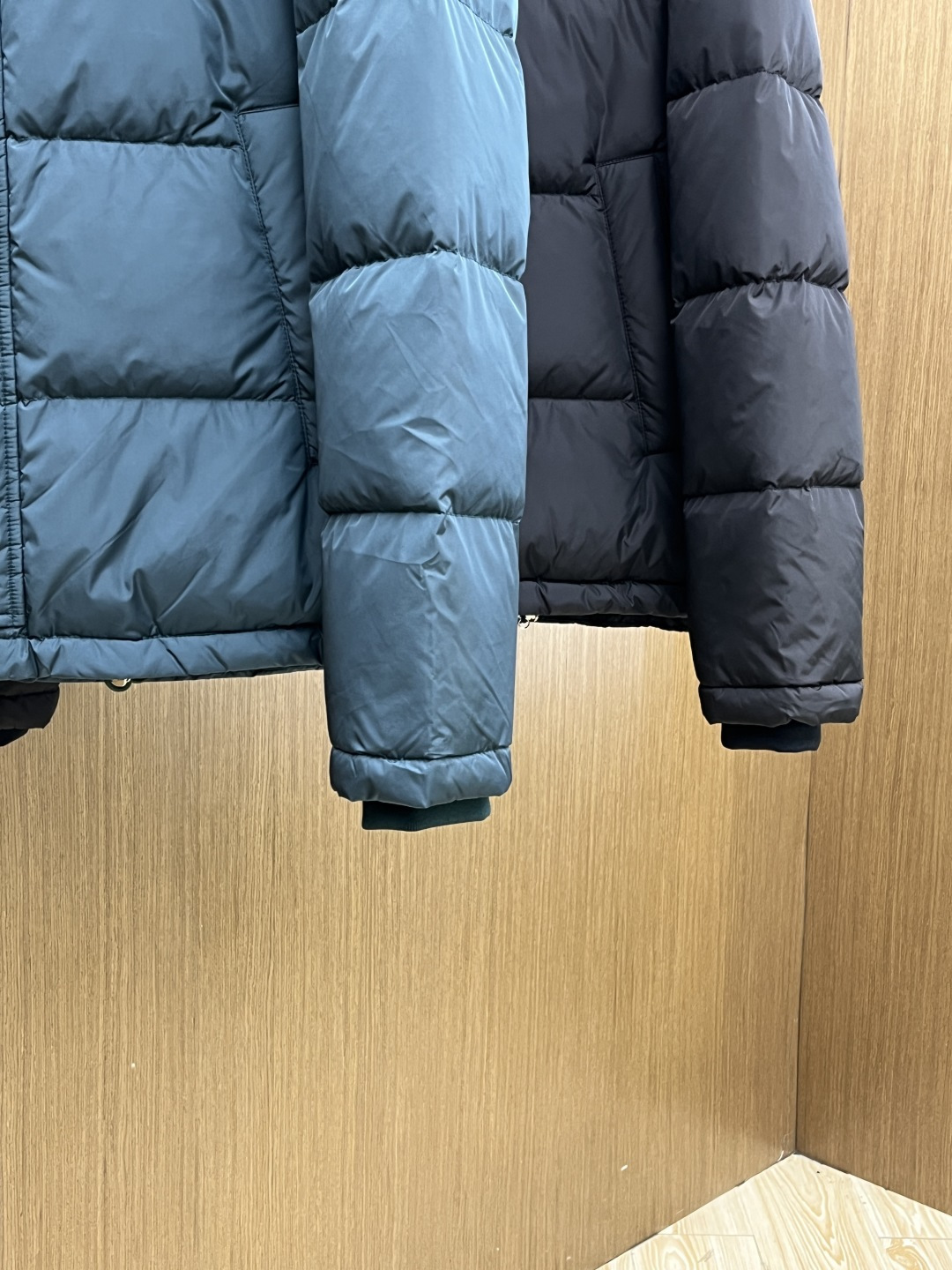 秋冬羽绒 🆕Prada普拉达 2025ss秋冬新款时尚休闲羽绒外套，连帽可拆，处处细节显工艺足够的高级，