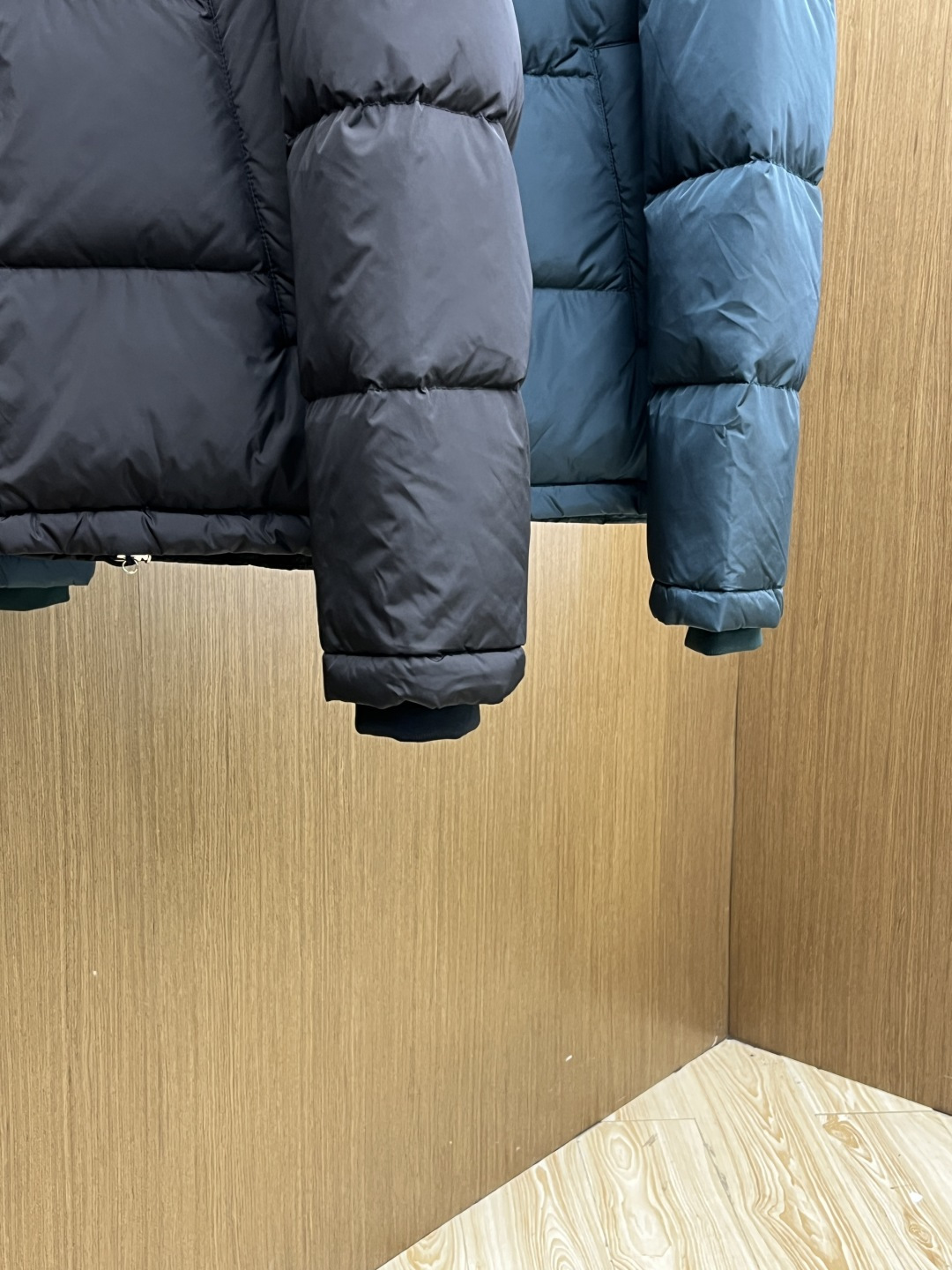 秋冬羽绒 🆕Prada普拉达 2025ss秋冬新款时尚休闲羽绒外套，连帽可拆，处处细节显工艺足够的高级，