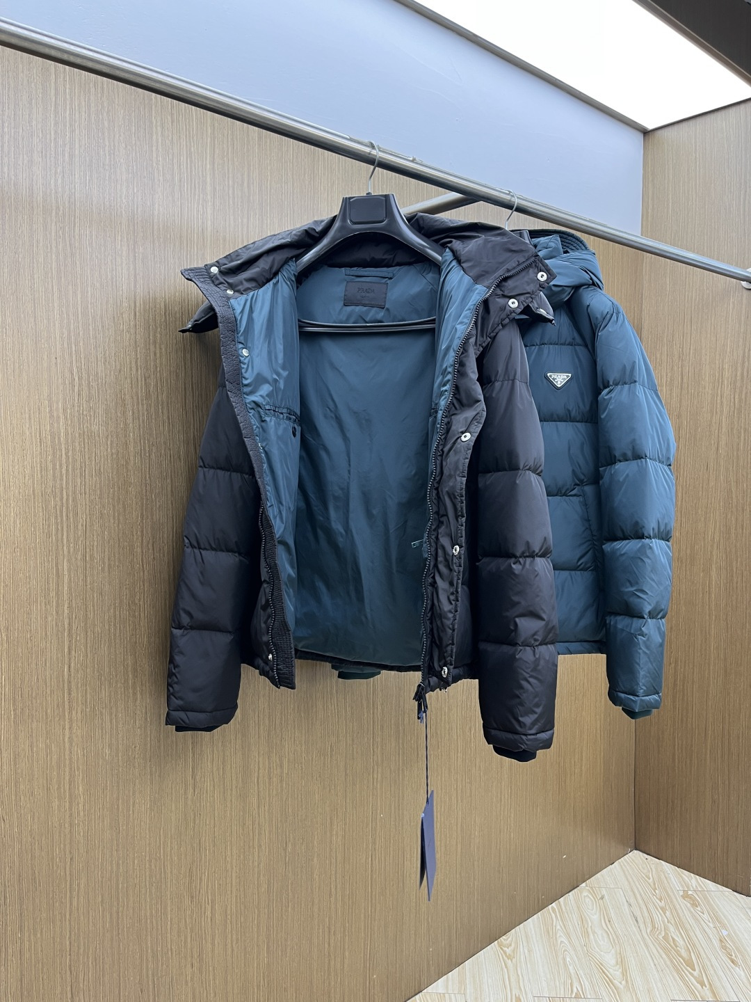 秋冬羽绒 🆕Prada普拉达 2025ss秋冬新款时尚休闲羽绒外套，连帽可拆，处处细节显工艺足够的高级，