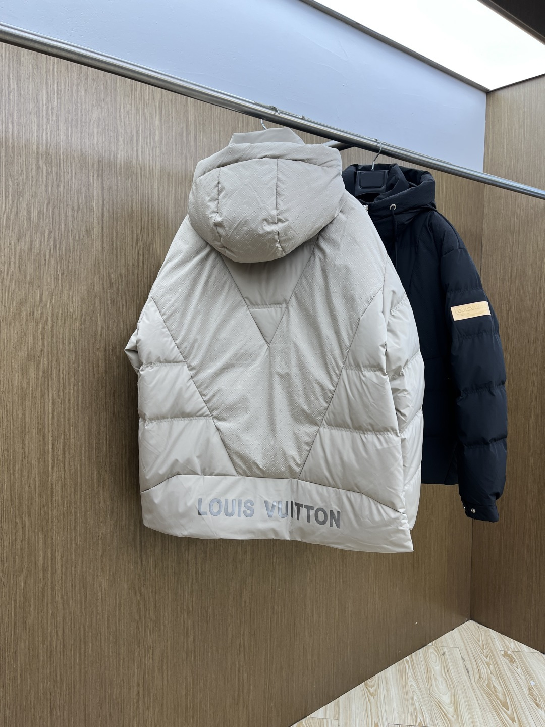 秋冬羽绒 🆕LV路易威登 2025ss秋冬新款时尚休闲羽绒外套，连帽不可拆，提花面料，处处细节显工艺足够