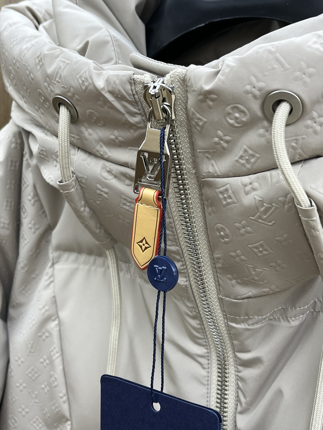 秋冬羽绒 🆕LV路易威登 2025ss秋冬新款时尚休闲羽绒外套，连帽不可拆，提花面料，处处细节显工艺足够