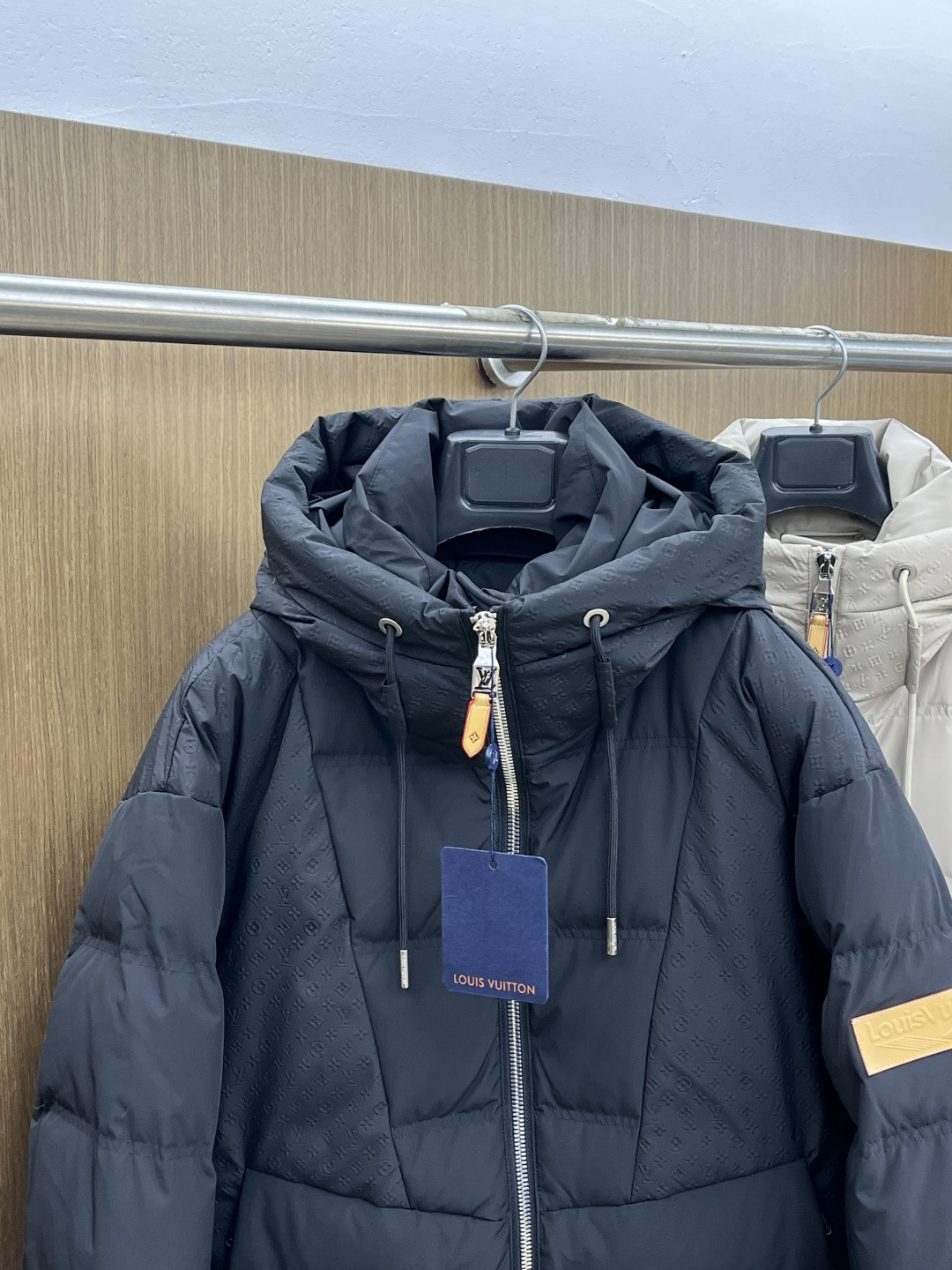 秋冬羽绒 🆕LV路易威登 2025ss秋冬新款时尚休闲羽绒外套，连帽不可拆，提花面料，处处细节显工艺足够