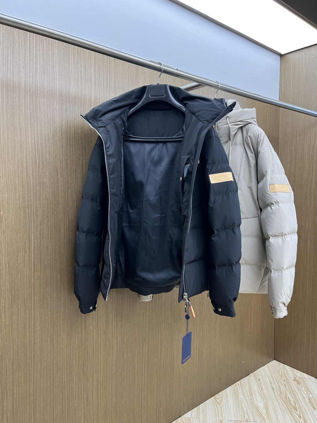 秋冬羽绒 🆕LV路易威登 2025ss秋冬新款时尚休闲羽绒外套，连帽不可拆，提花面料，处处细节显工艺足够