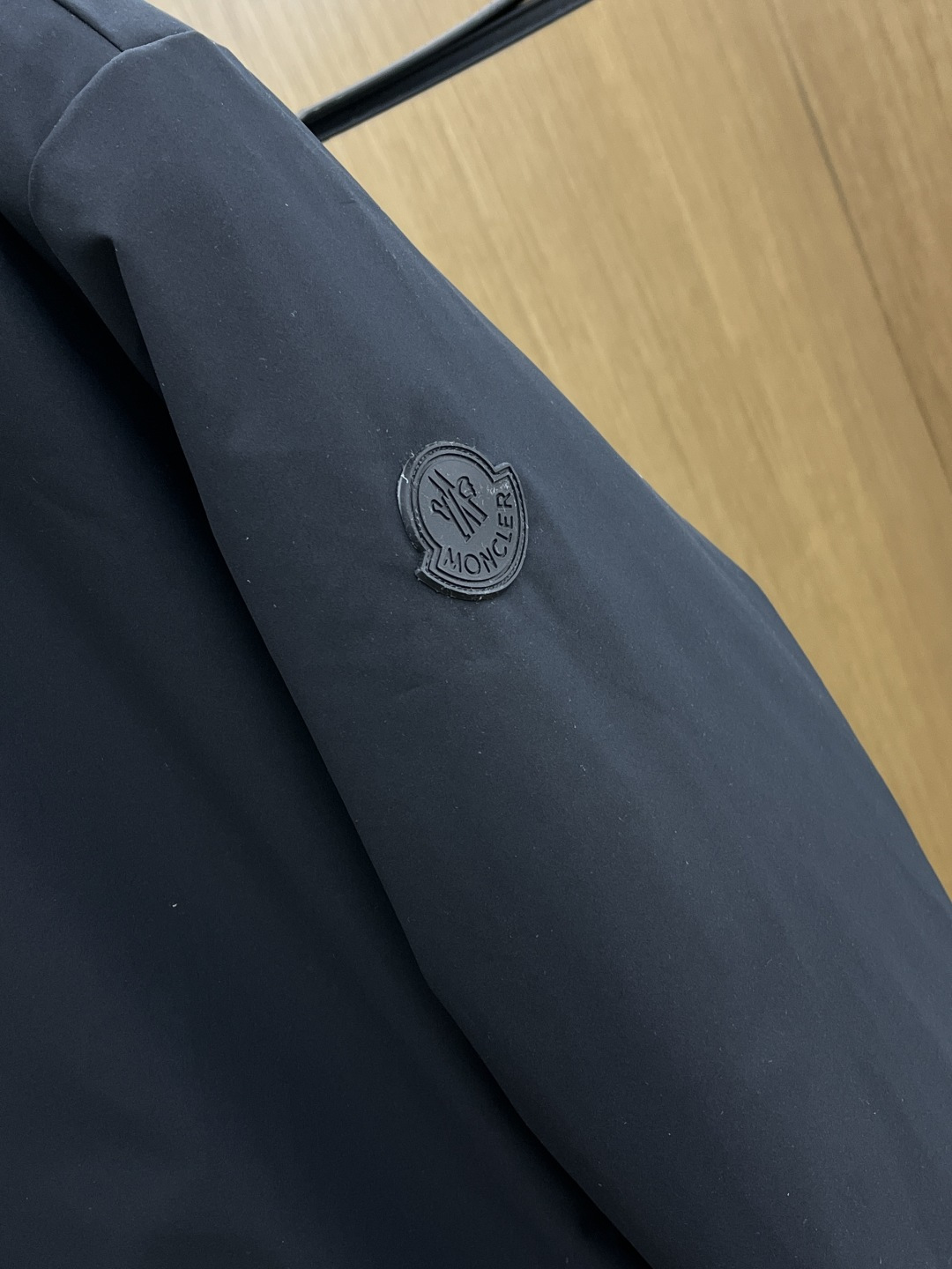 秋冬羽绒 Mon 25FW秋冬新款简约纯色休闲双面羽绒服！男士经典双面穿简约大气，采用三防面料，防水，防