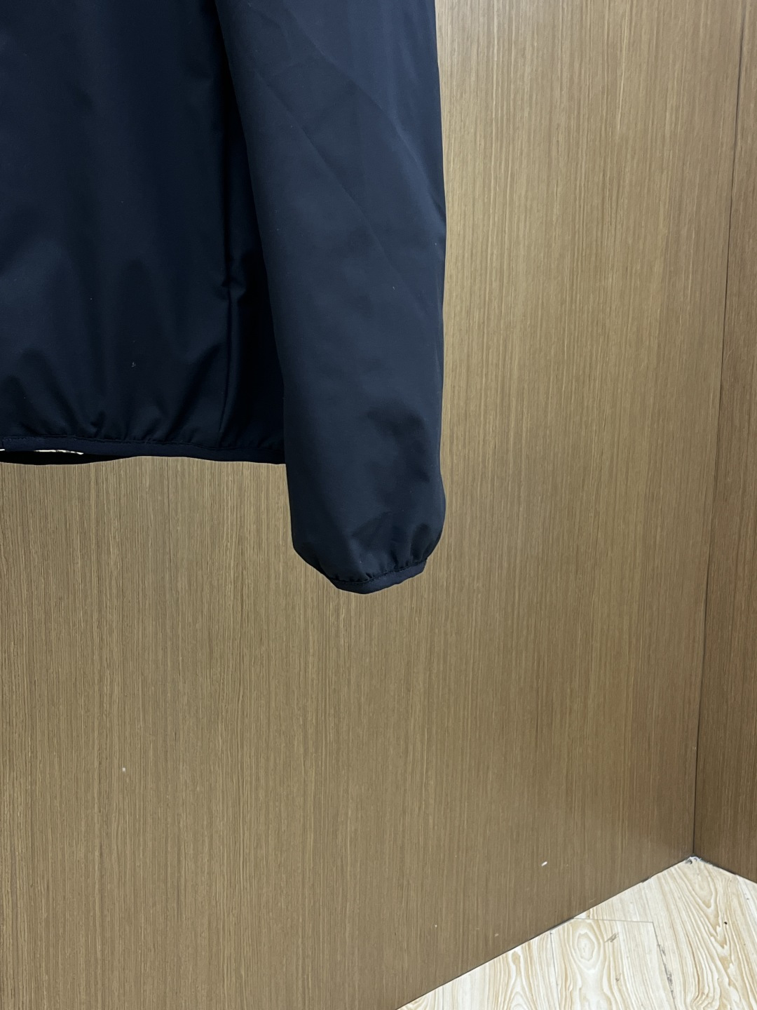 秋冬羽绒 Mon 25FW秋冬新款简约纯色休闲双面羽绒服！男士经典双面穿简约大气，采用三防面料，防水，防