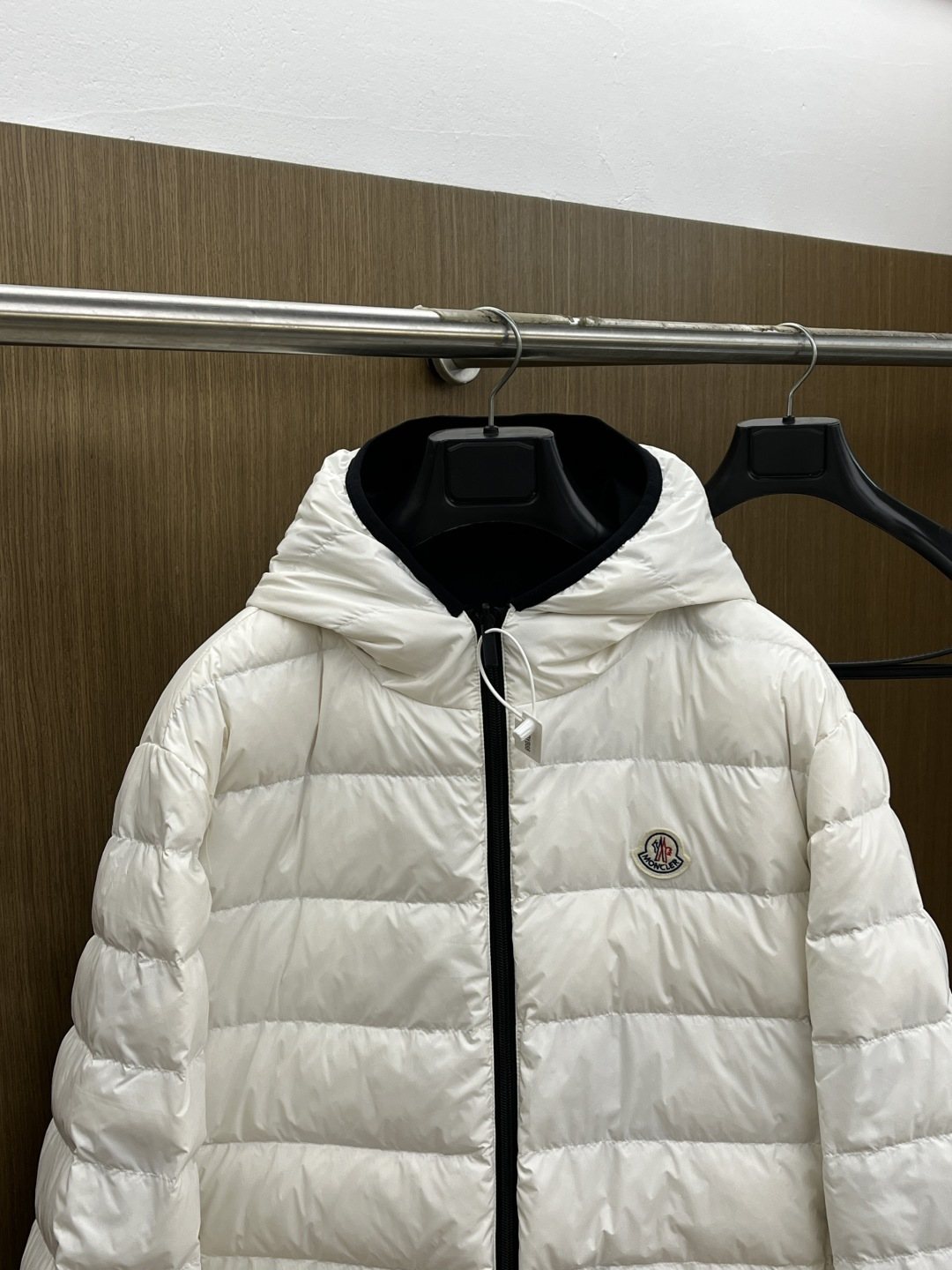 秋冬羽绒 Mon 25FW秋冬新款简约纯色休闲双面羽绒服！男士经典双面穿简约大气，采用三防面料，防水，防