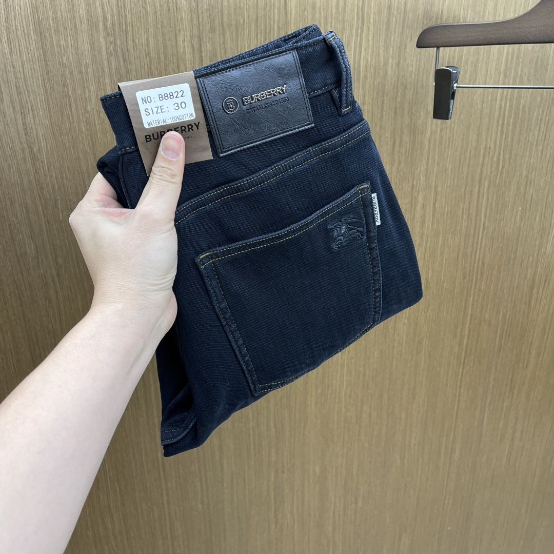 加绒款 BBR 🔥🔥ss秋冬新品，官网同步有售，男士高端商务休闲西裤，高端进口面料，带弹力，后面采用硅胶