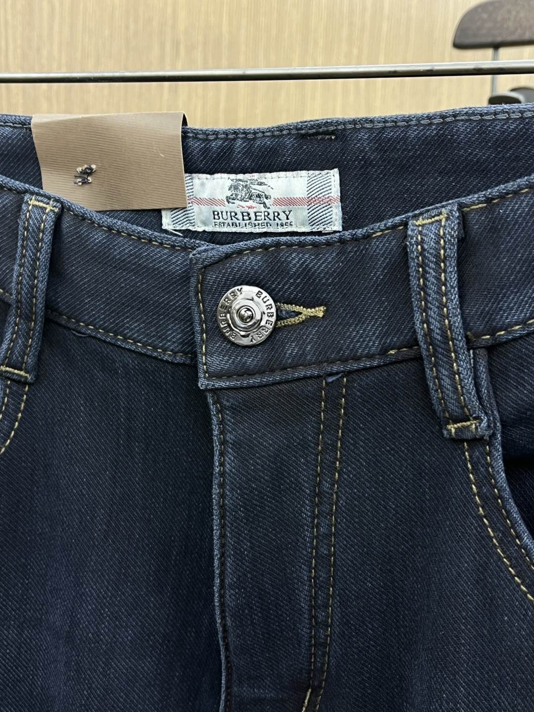 加绒款 BBR 🔥🔥ss秋冬新品，官网同步有售，男士高端商务休闲西裤，高端进口面料，带弹力，后面采用硅胶