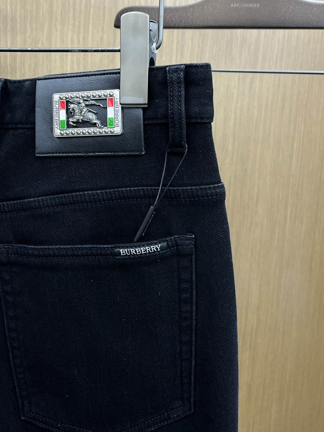 加绒款 BBR 🔥🔥ss秋冬新品，官网同步有售，男士高端商务休闲西裤，高端进口面料，带弹力，后面采用硅胶