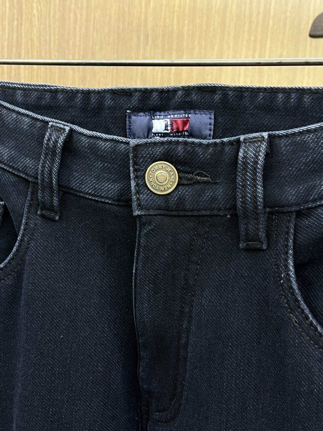 加绒款 TOMY 🔥🔥ss秋冬新品，官网同步有售，男士高端商务休闲西裤，高端进口面料，带弹力，后面采用硅