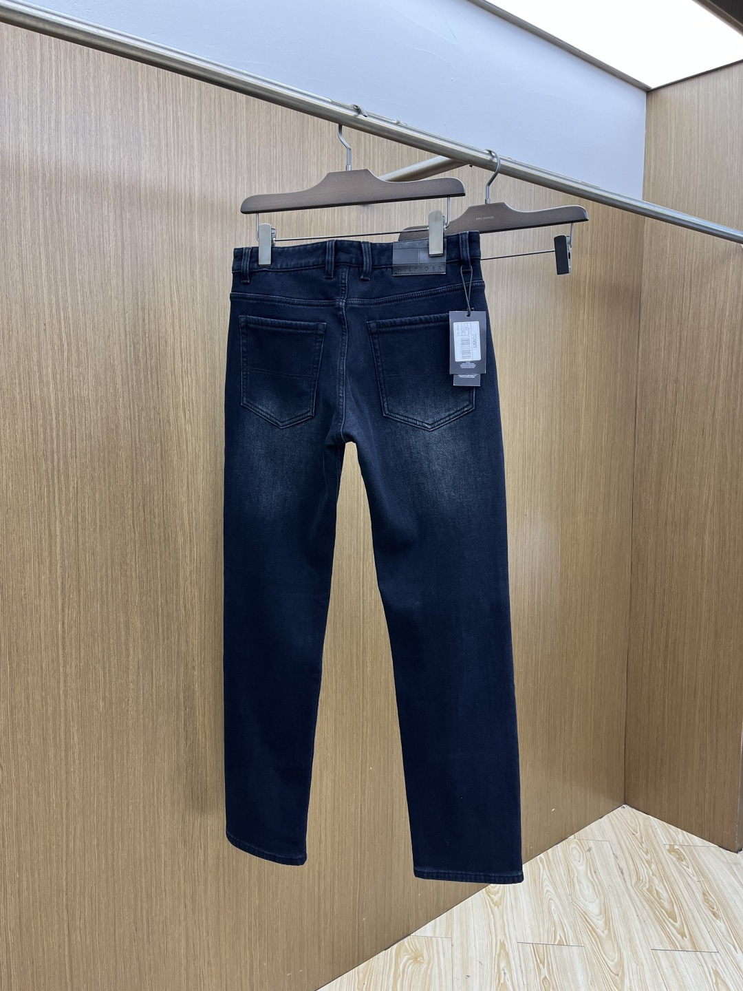 加绒款 TOMY 🔥🔥ss秋冬新品，官网同步有售，男士高端商务休闲西裤，高端进口面料，带弹力，后面采用硅