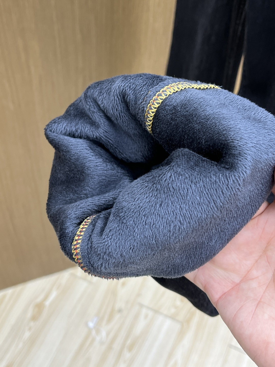 加绒款 Hugo 🔥🔥ss秋冬新品，官网同步有售，男士高端商务休闲西裤，高端进口面料，带弹力，后面采用硅