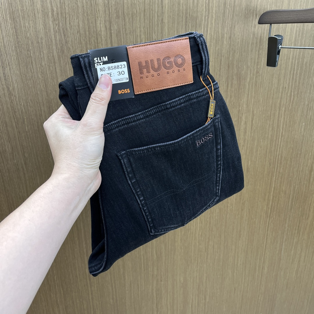 加绒款 Hugo 🔥🔥ss秋冬新品，官网同步有售，男士高端商务休闲西裤，高端进口面料，带弹力，后面采用硅