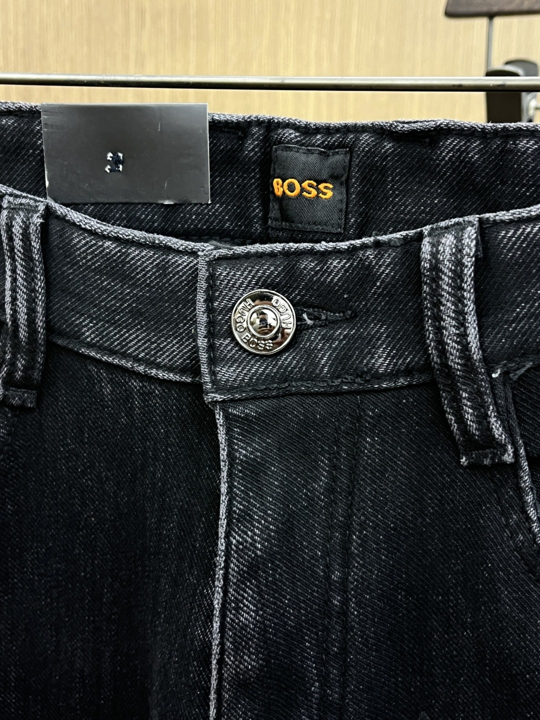 加绒款 Hugo 🔥🔥ss秋冬新品，官网同步有售，男士高端商务休闲西裤，高端进口面料，带弹力，后面采用硅