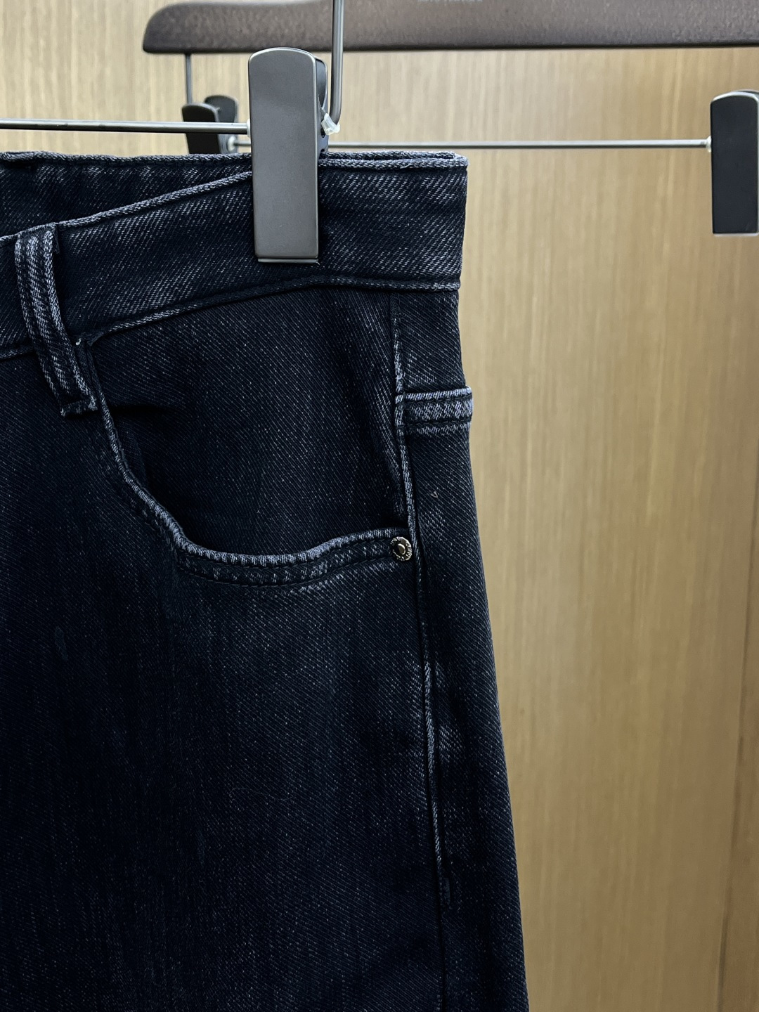 加绒款 Hugo 🔥🔥ss秋冬新品，官网同步有售，男士高端商务休闲西裤，高端进口面料，带弹力，后面采用硅