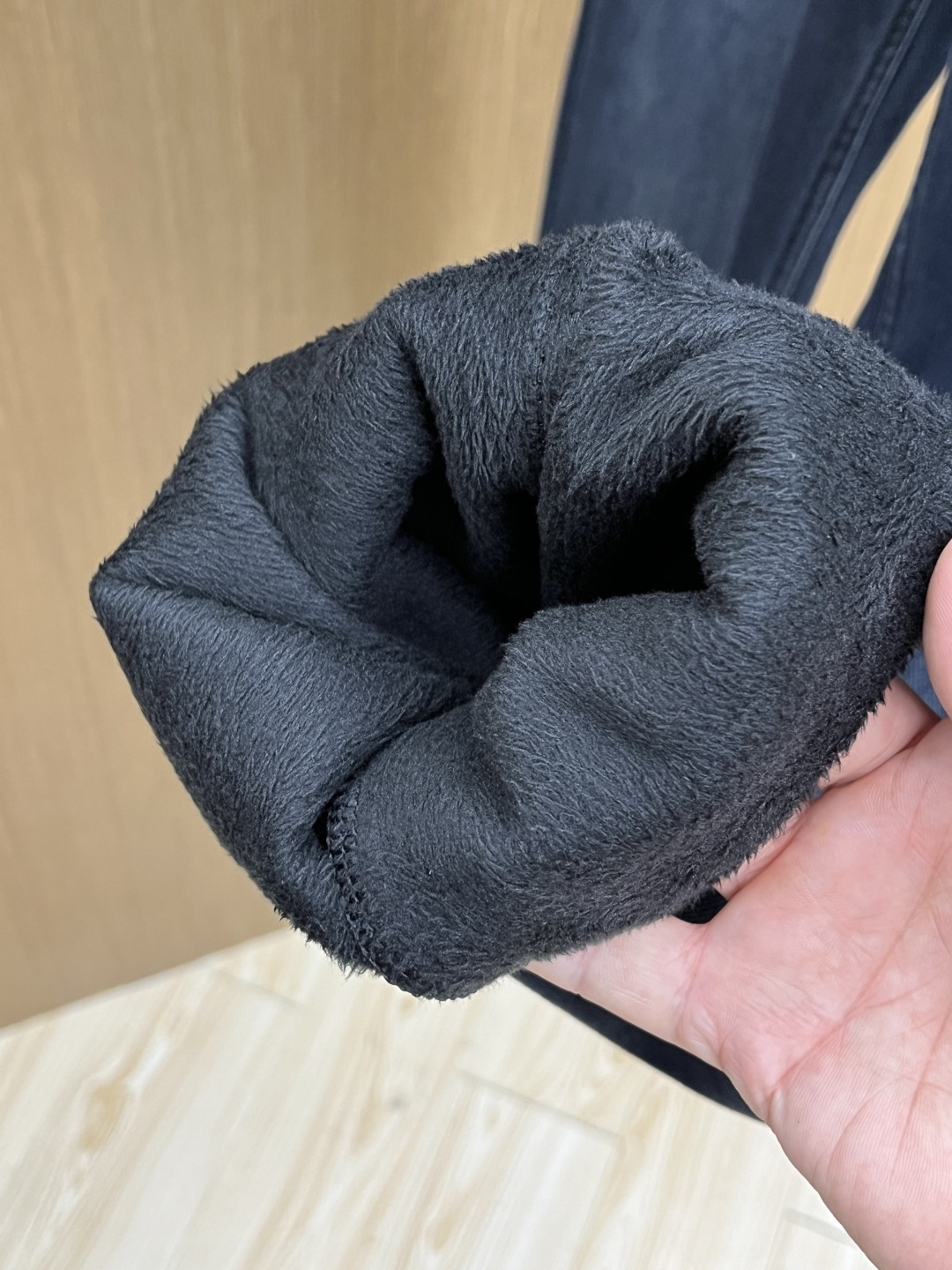 加绒款 LV 🔥🔥ss秋冬新品，官网同步有售，男士高端商务休闲西裤，高端进口面料，带弹力，后面采用硅胶字