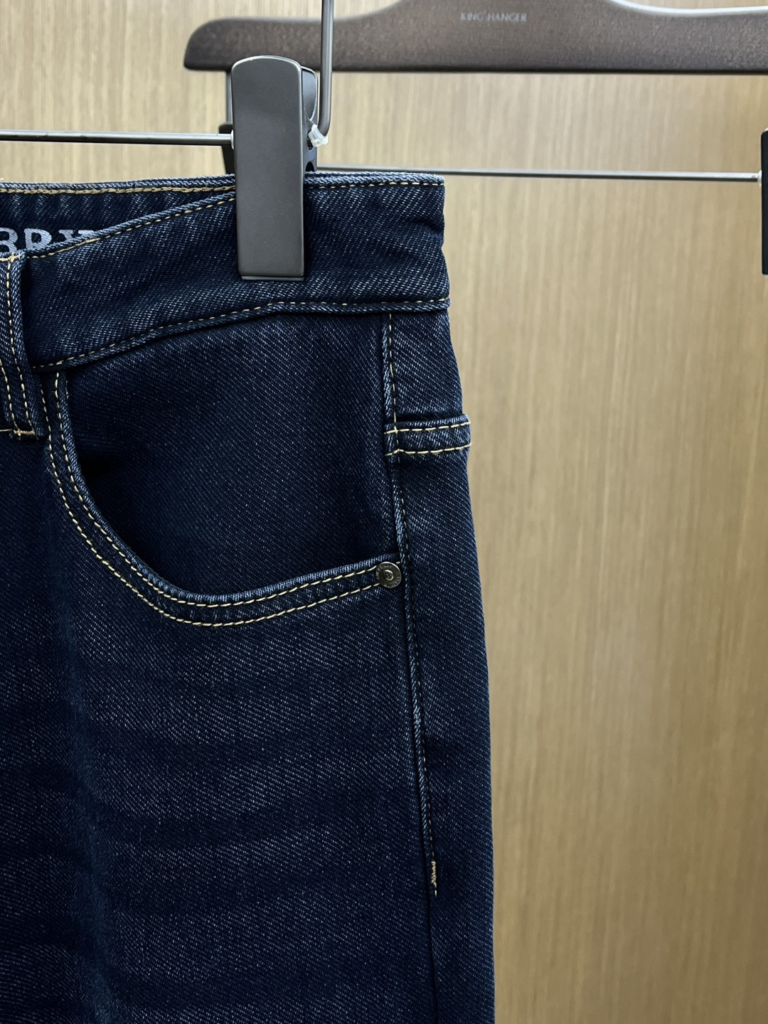 加绒款 BBR 🔥🔥ss秋冬新品，官网同步有售，男士高端商务休闲西裤，高端进口面料，带弹力，后面采用硅胶