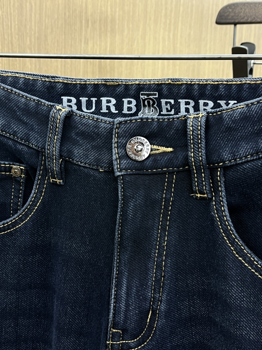 加绒款 BBR 🔥🔥ss秋冬新品，官网同步有售，男士高端商务休闲西裤，高端进口面料，带弹力，后面采用硅胶