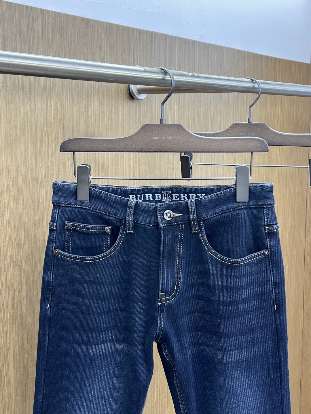 加绒款 BBR 🔥🔥ss秋冬新品，官网同步有售，男士高端商务休闲西裤，高端进口面料，带弹力，后面采用硅胶