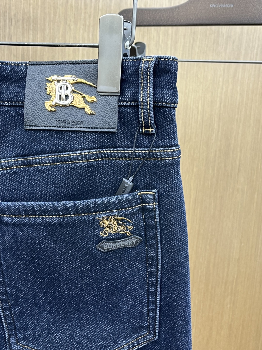 加绒款 BBR 🔥🔥ss秋冬新品，官网同步有售，男士高端商务休闲西裤，高端进口面料，带弹力，后面采用硅胶