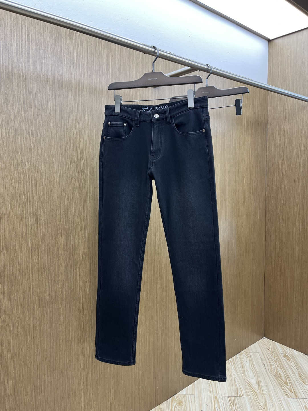 加绒款 BBR 🔥🔥ss秋冬新品，官网同步有售，男士高端商务休闲西裤，高端进口面料，带弹力，后面采用硅胶