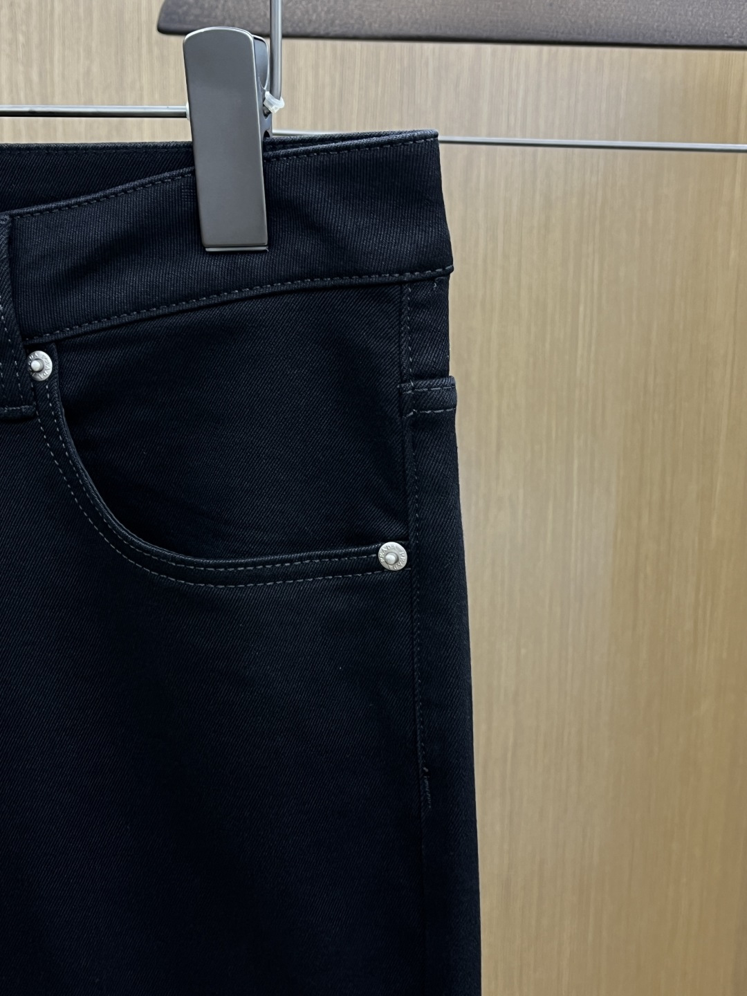 加厚款 PD 新款来袭🔥秋冬爆款新品 有售 实体店极品牛仔裤🐂原版好货，适合各个年龄段。市场最高版本的欧