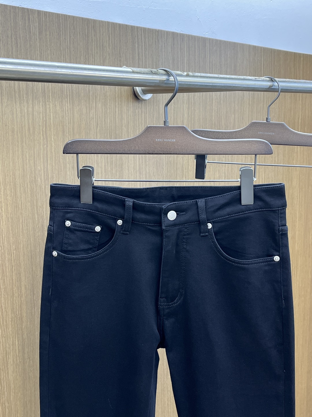 加厚款 PD 新款来袭🔥秋冬爆款新品 有售 实体店极品牛仔裤🐂原版好货，适合各个年龄段。市场最高版本的欧