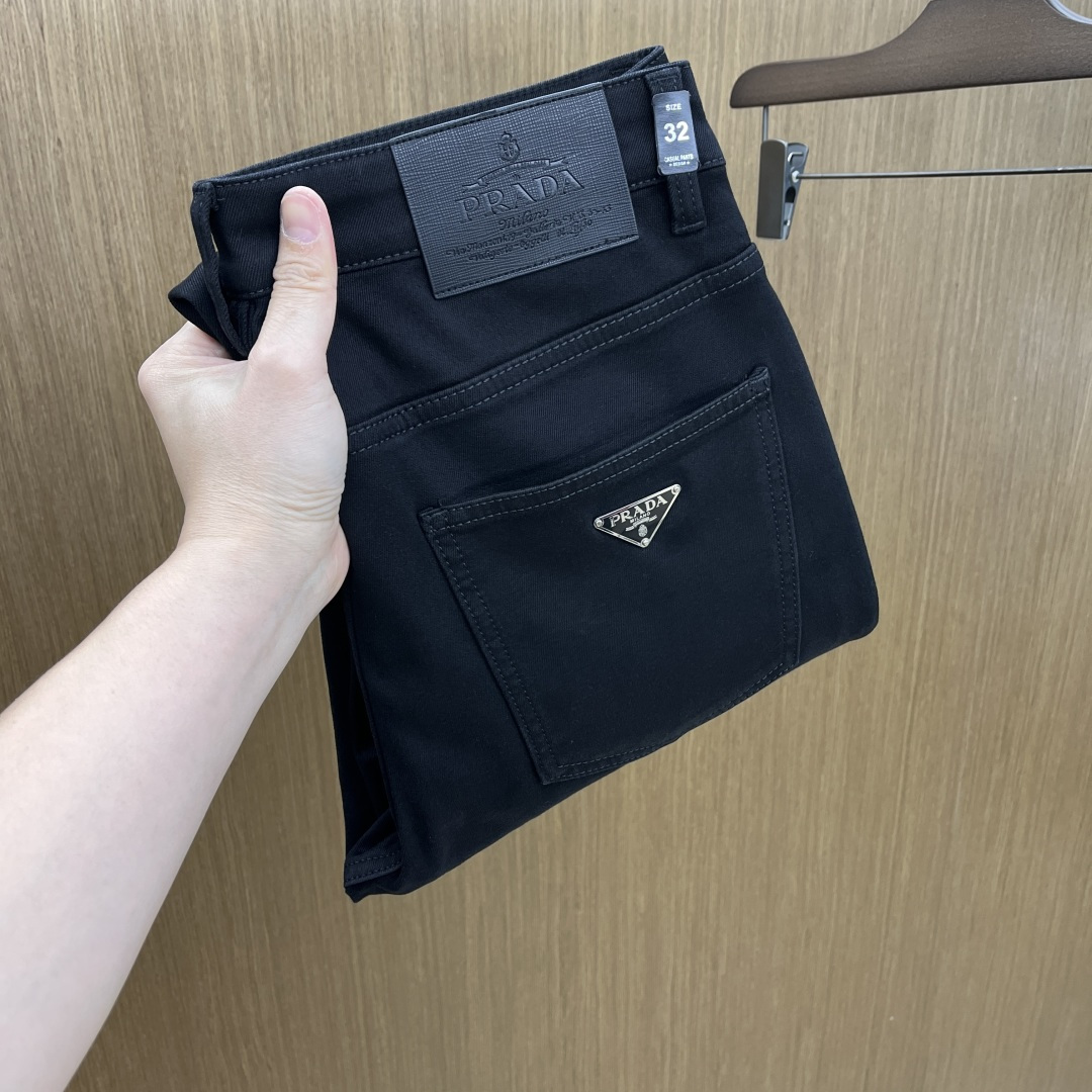 加厚款 PD 新款来袭🔥秋冬爆款新品 有售 实体店极品牛仔裤🐂原版好货，适合各个年龄段。市场最高版本的欧