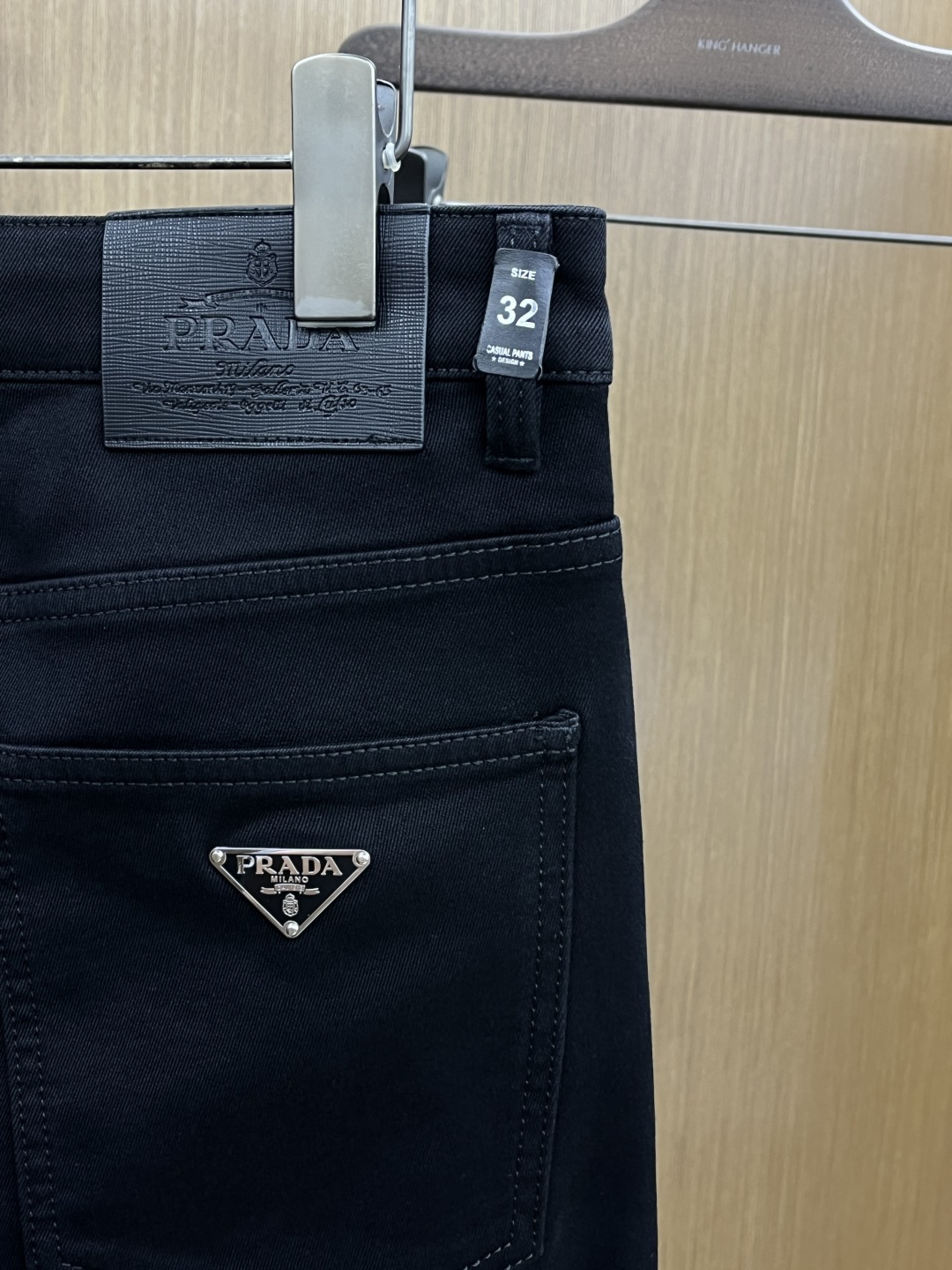 加厚款 PD 新款来袭🔥秋冬爆款新品 有售 实体店极品牛仔裤🐂原版好货，适合各个年龄段。市场最高版本的欧