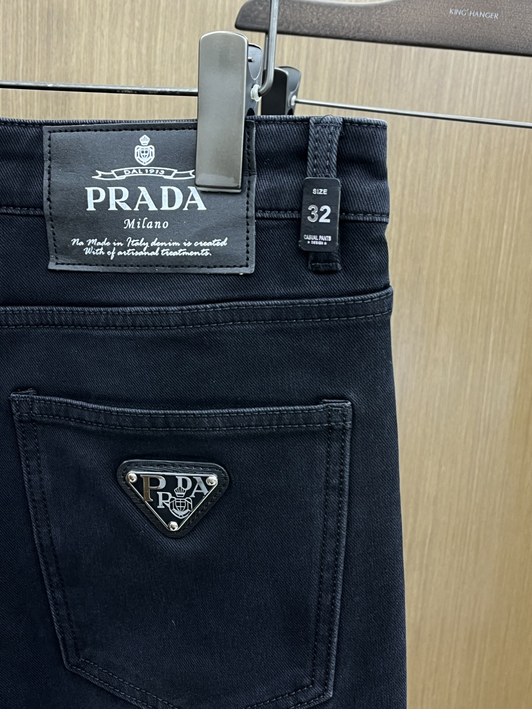 加厚款 PD 新款来袭🔥秋冬爆款新品 有售 实体店极品牛仔裤🐂原版好货，适合各个年龄段。市场最高版本的欧