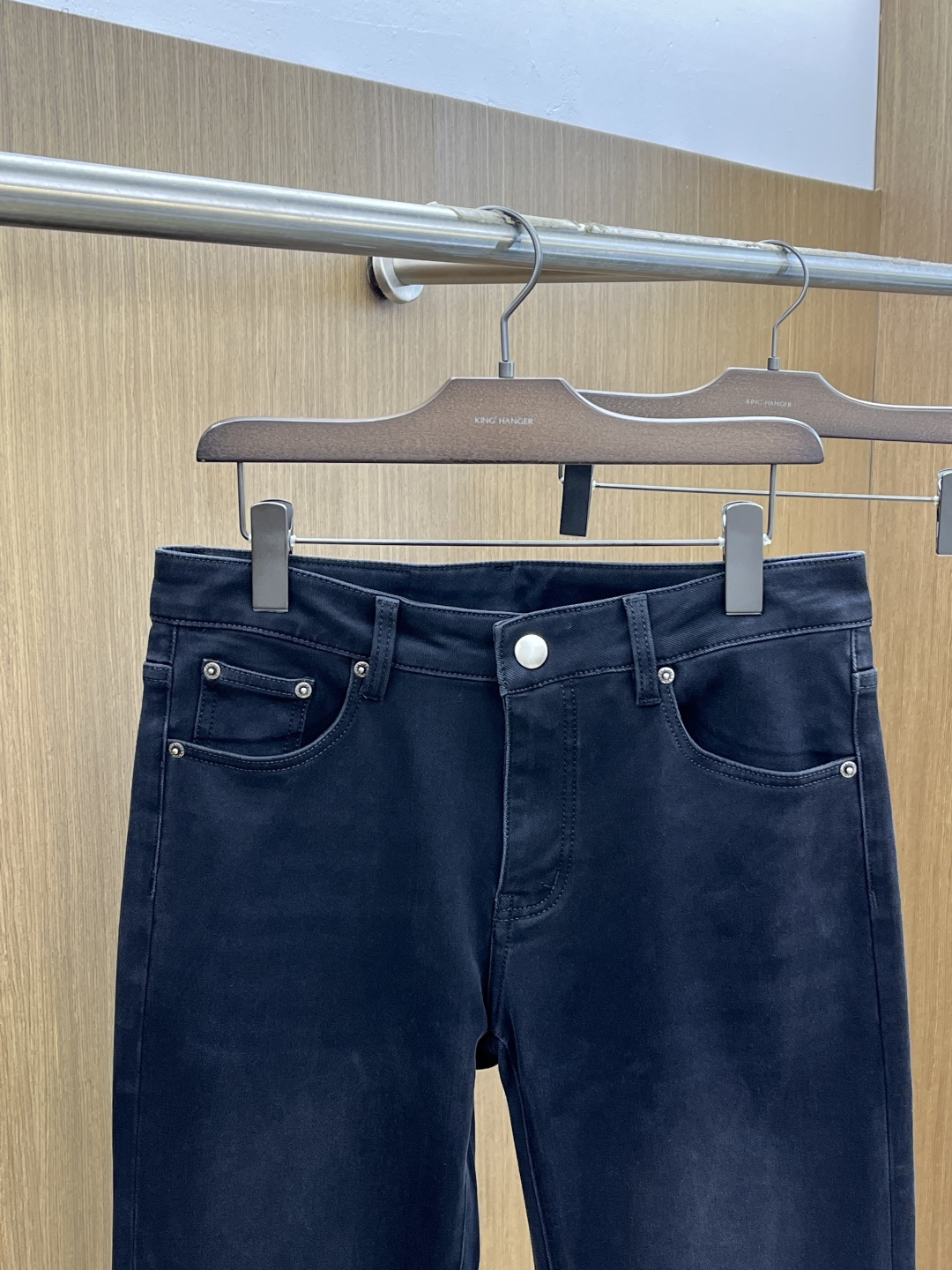 加厚款 PD 新款来袭🔥秋冬爆款新品 有售 实体店极品牛仔裤🐂原版好货，适合各个年龄段。市场最高版本的欧