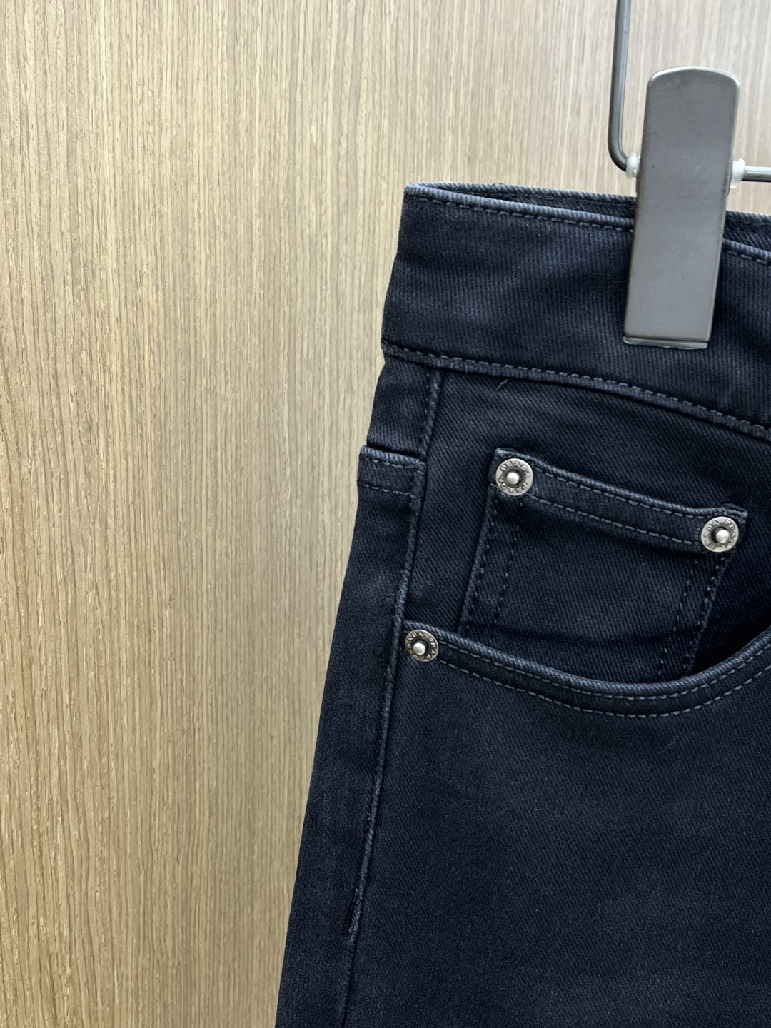 加厚款 PD 新款来袭🔥秋冬爆款新品 有售 实体店极品牛仔裤🐂原版好货，适合各个年龄段。市场最高版本的欧