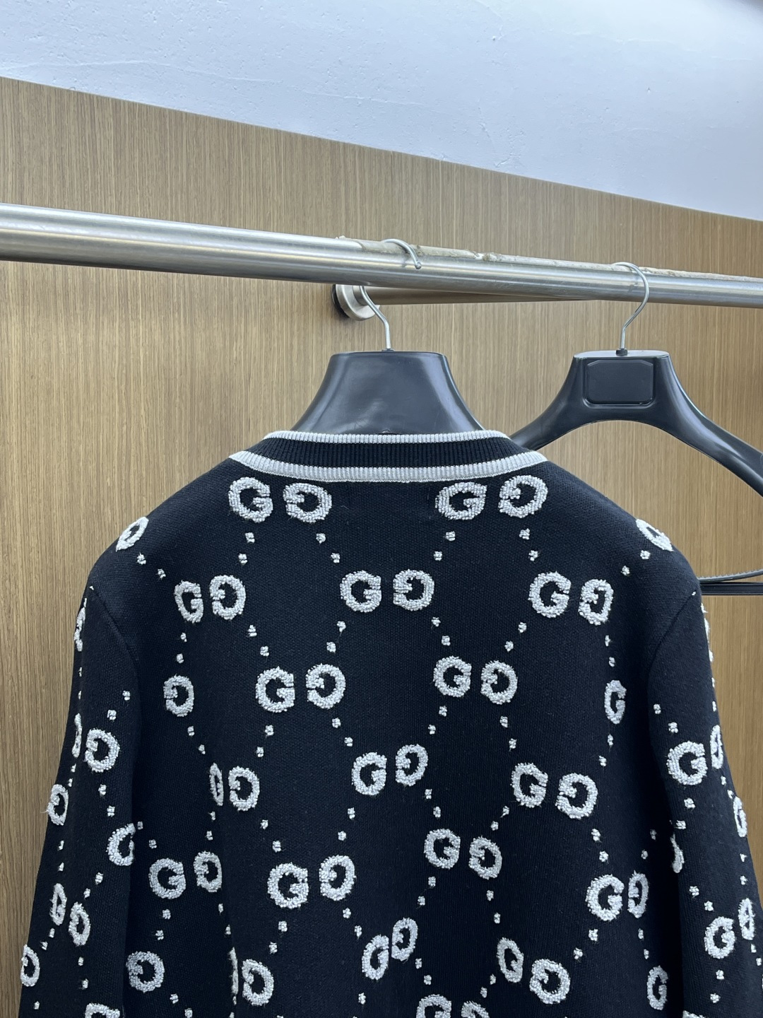 秋冬爆品 Guc 🔥🔥aw秋冬新款 同步 时尚经典针织毛衣 秋冬必备款 采用针织衫加厚毛衣，精致简洁大方