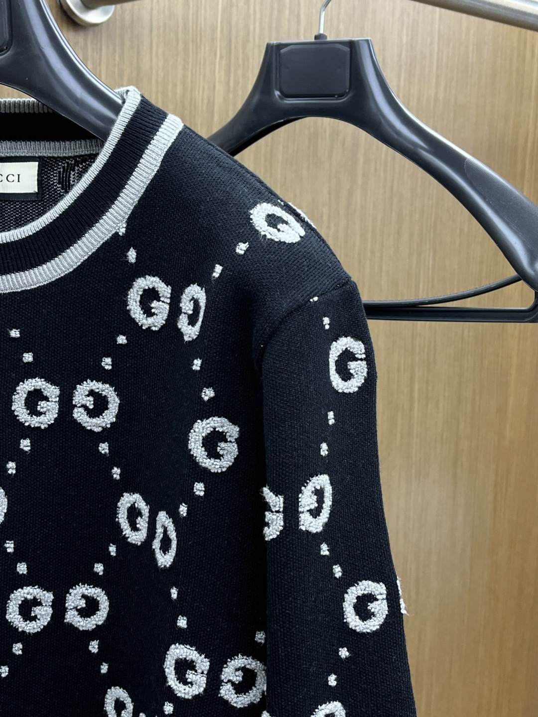 秋冬爆品 Guc 🔥🔥aw秋冬新款 同步 时尚经典针织毛衣 秋冬必备款 采用针织衫加厚毛衣，精致简洁大方