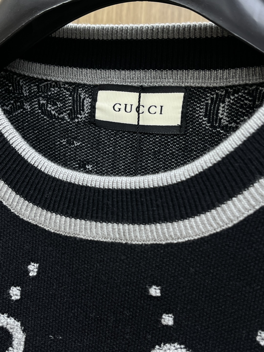 秋冬爆品 Guc 🔥🔥aw秋冬新款 同步 时尚经典针织毛衣 秋冬必备款 采用针织衫加厚毛衣，精致简洁大方