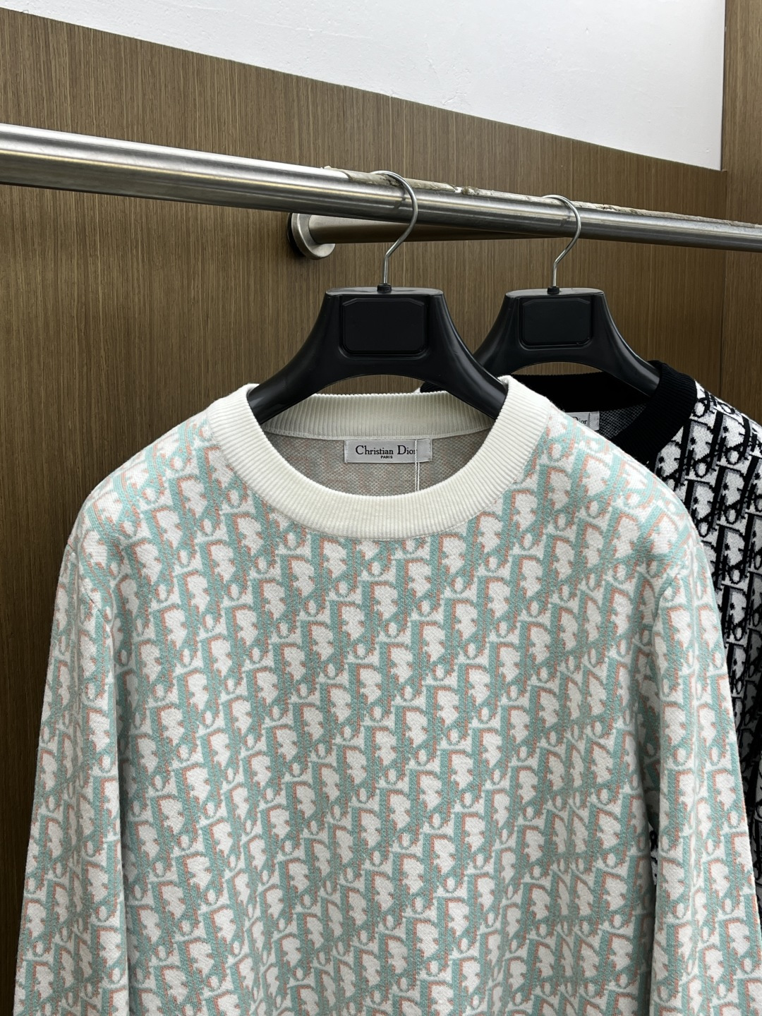 秋冬爆品 CD 🔥🔥aw秋冬新款 同步 时尚经典针织毛衣 秋冬必备款 采用针织衫加厚毛衣，精致简洁大方 