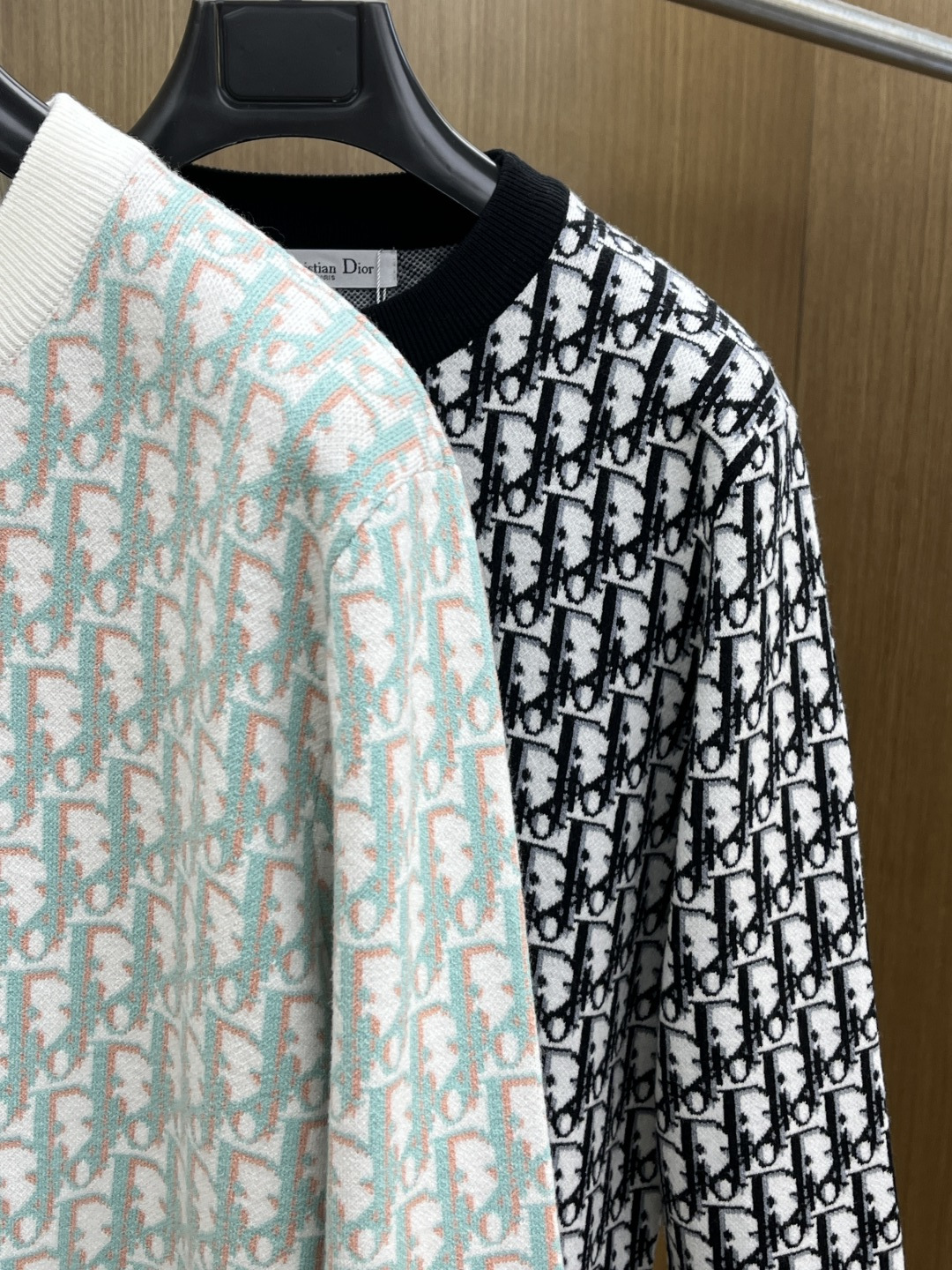 秋冬爆品 CD 🔥🔥aw秋冬新款 同步 时尚经典针织毛衣 秋冬必备款 采用针织衫加厚毛衣，精致简洁大方 