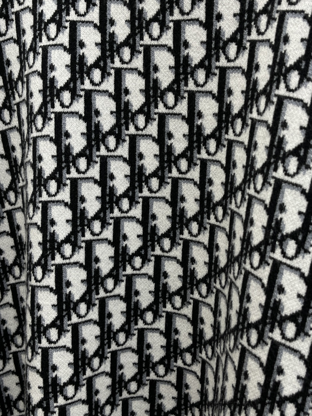 秋冬爆品 CD 🔥🔥aw秋冬新款 同步 时尚经典针织毛衣 秋冬必备款 采用针织衫加厚毛衣，精致简洁大方 