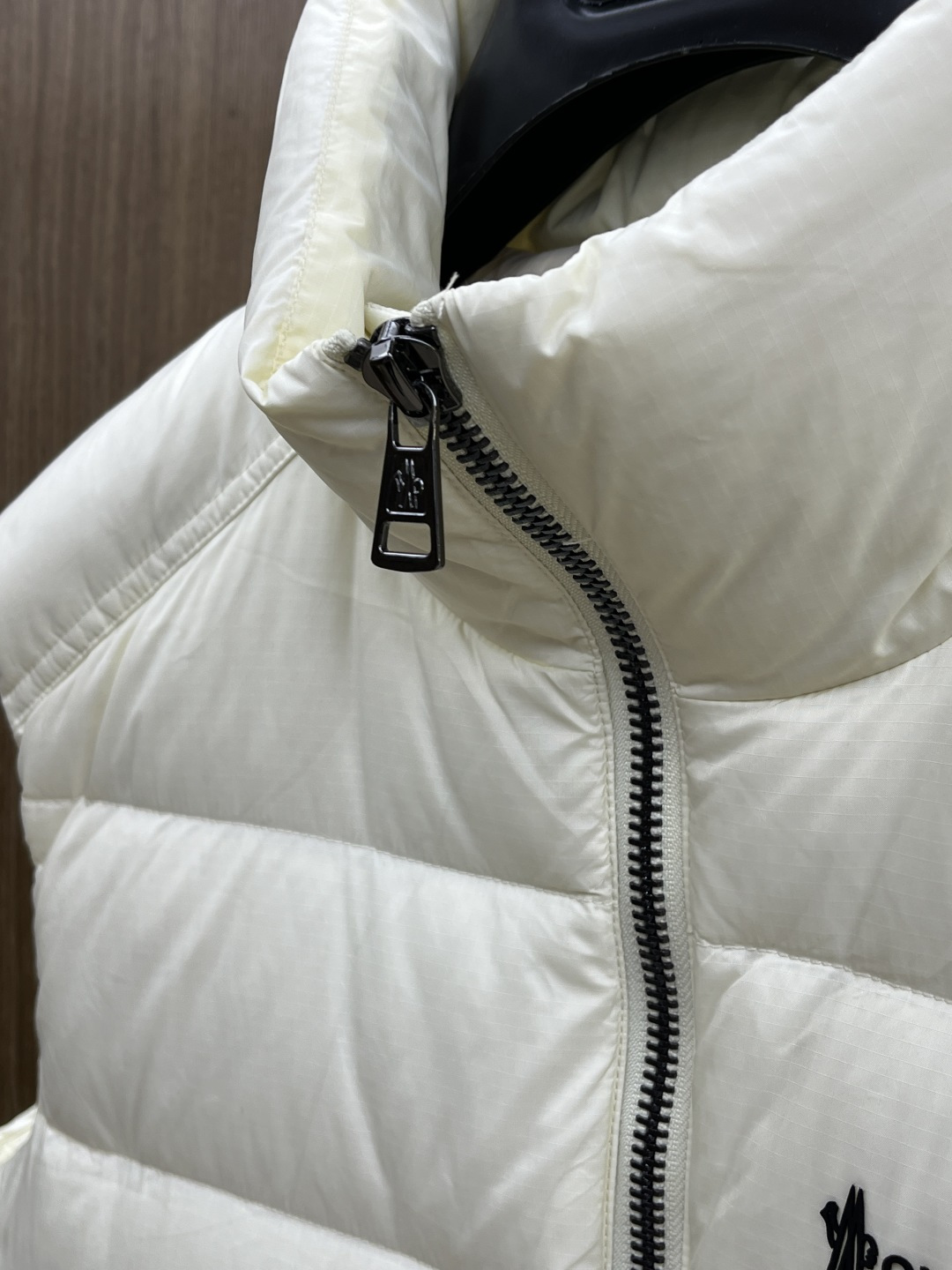 秋冬羽绒 🆕Moncler蒙口 2025ss秋冬新款时尚休闲羽绒外套马甲，处处细节显工艺足够的高级，结构
