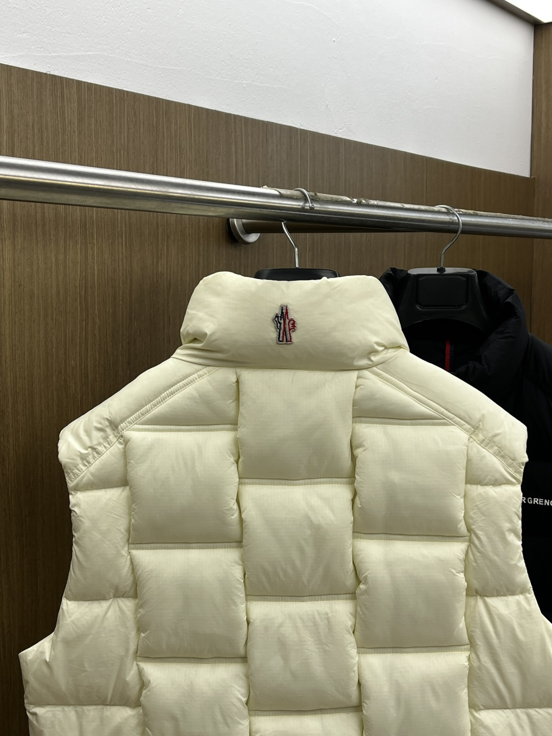 秋冬羽绒 🆕Moncler蒙口 2025ss秋冬新款时尚休闲羽绒外套马甲，处处细节显工艺足够的高级，结构