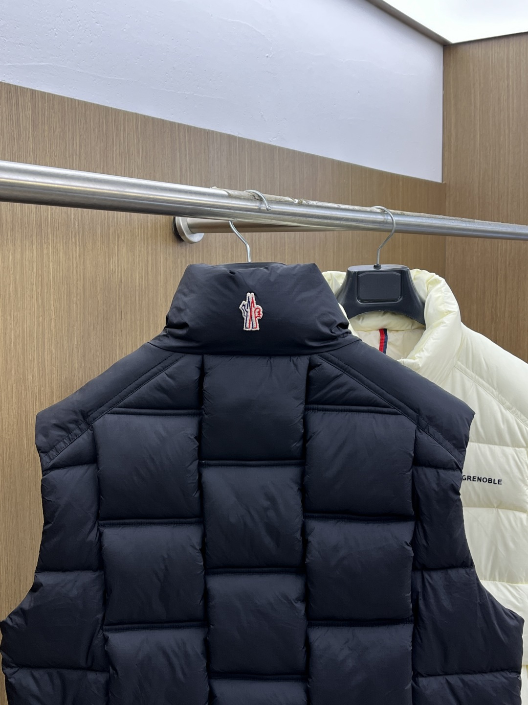 秋冬羽绒 🆕Moncler蒙口 2025ss秋冬新款时尚休闲羽绒外套马甲，处处细节显工艺足够的高级，结构