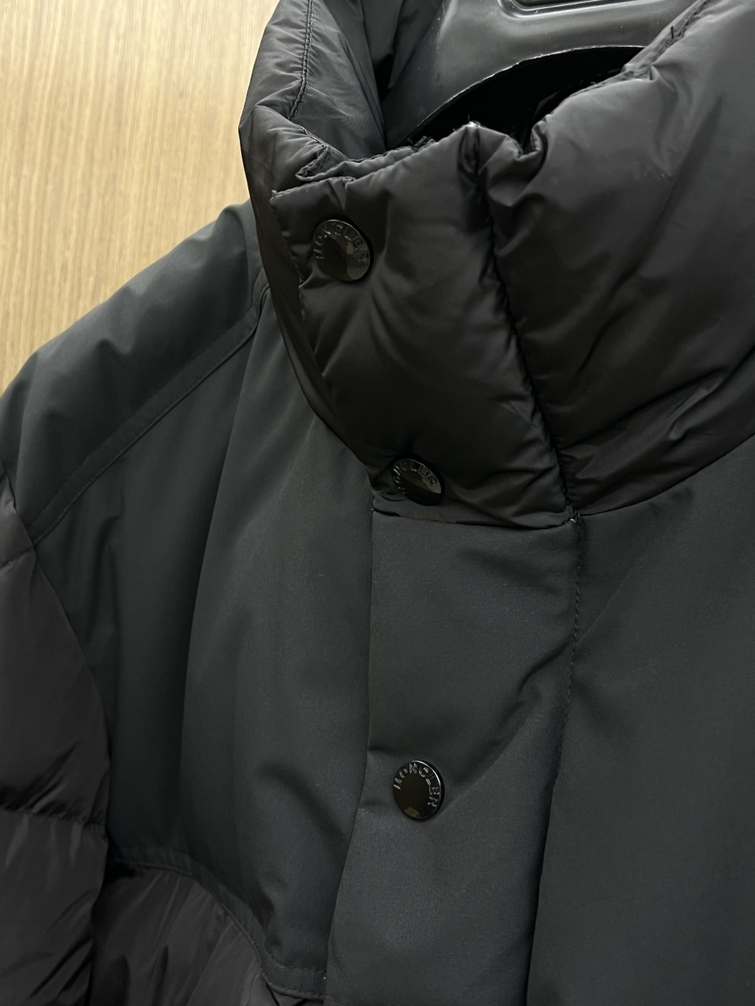 秋冬羽绒 🆕Moncler蒙口 2025ss秋冬新款时尚休闲立领拼接羽绒外套，胸口经典logo爆款羽绒服