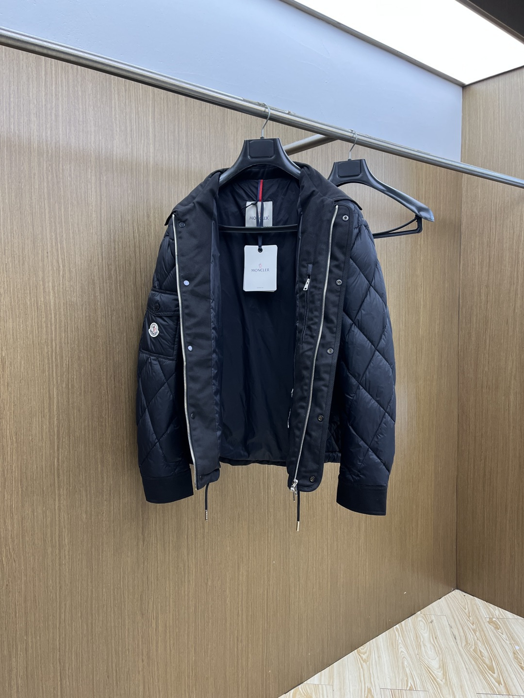 秋冬羽绒 🆕Moncler蒙口 2025ss秋冬新款时尚休闲羽绒外套，牛仔拼接翻领羽绒服，处处细节显工艺