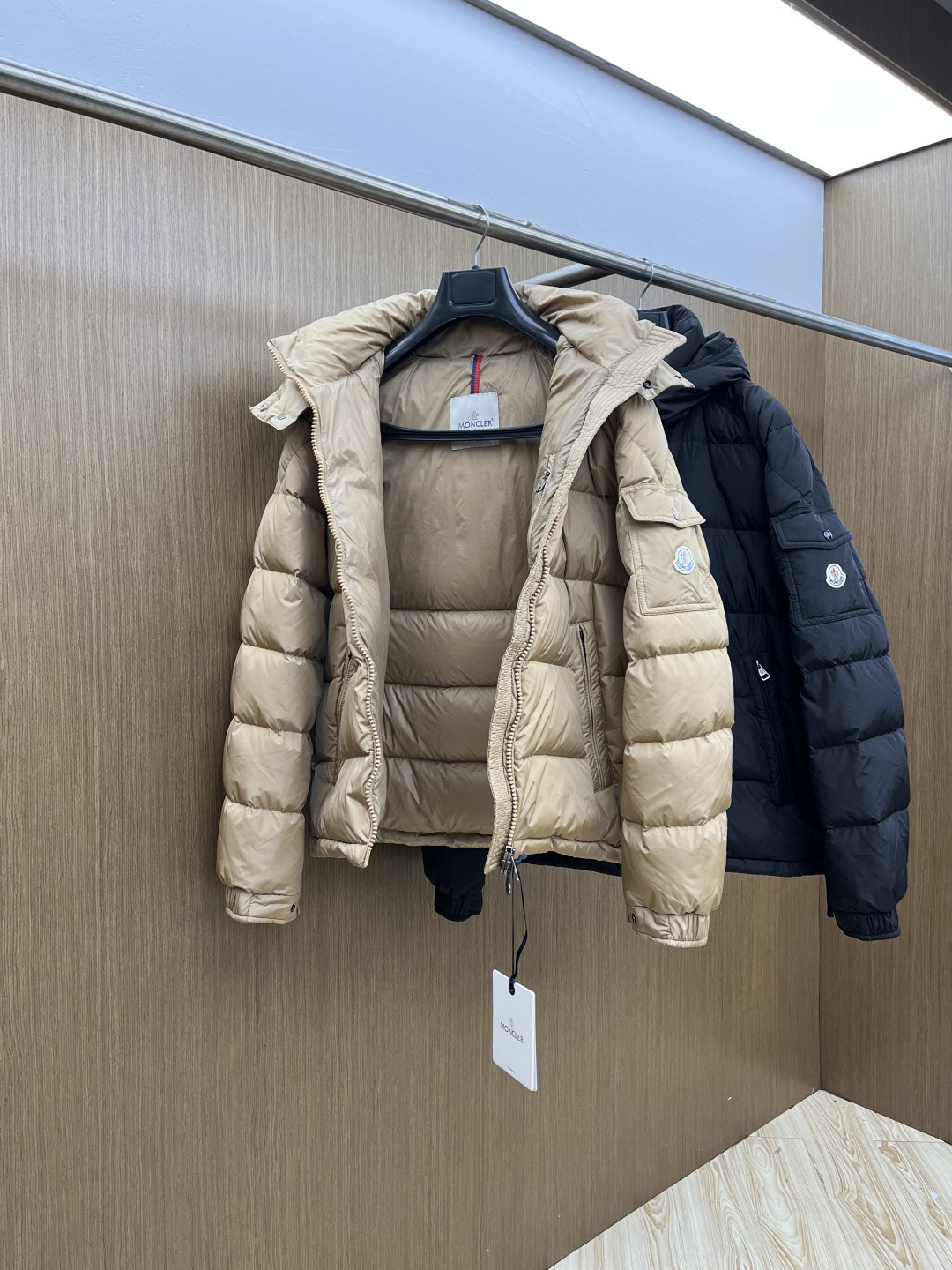 秋冬羽绒 🆕Moncler蒙口 2025ss秋冬新款时尚休闲羽绒外套，连帽可拆，处处细节显工艺足够的高级