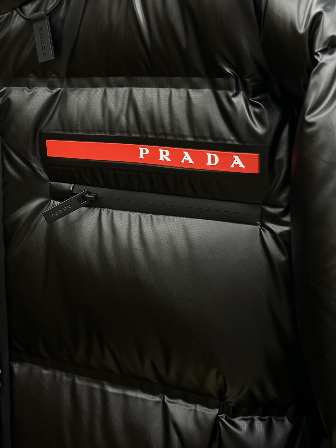 秋冬羽绒 🆕Prada普拉达 高版本 2025ss秋冬新款时尚休闲羽绒外套连帽不可拆，处处细节显工艺足够